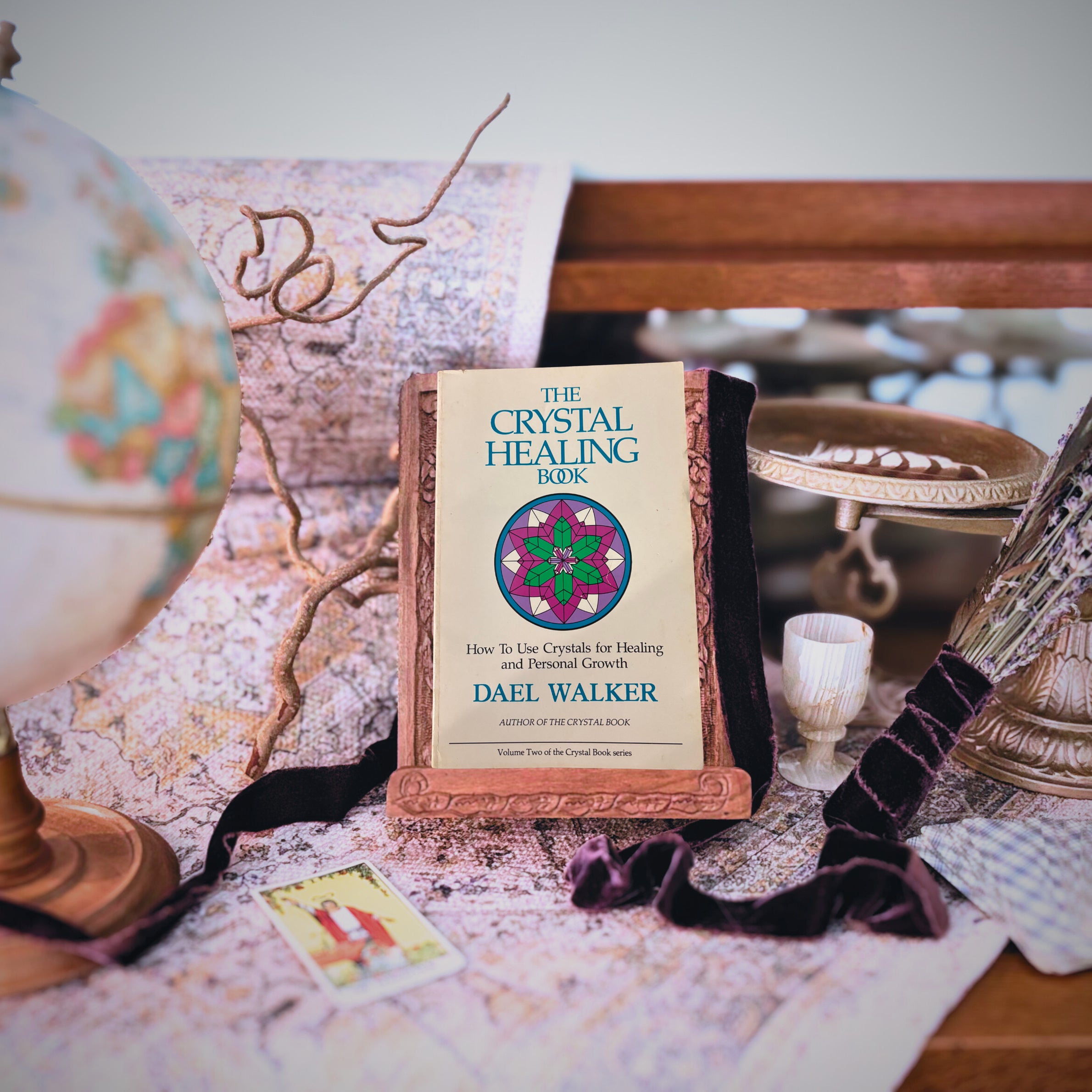 The Crystal Healing Book | Dael Walker | 1988 | Pre-Owned-Haus of Darkness, Haus of Light