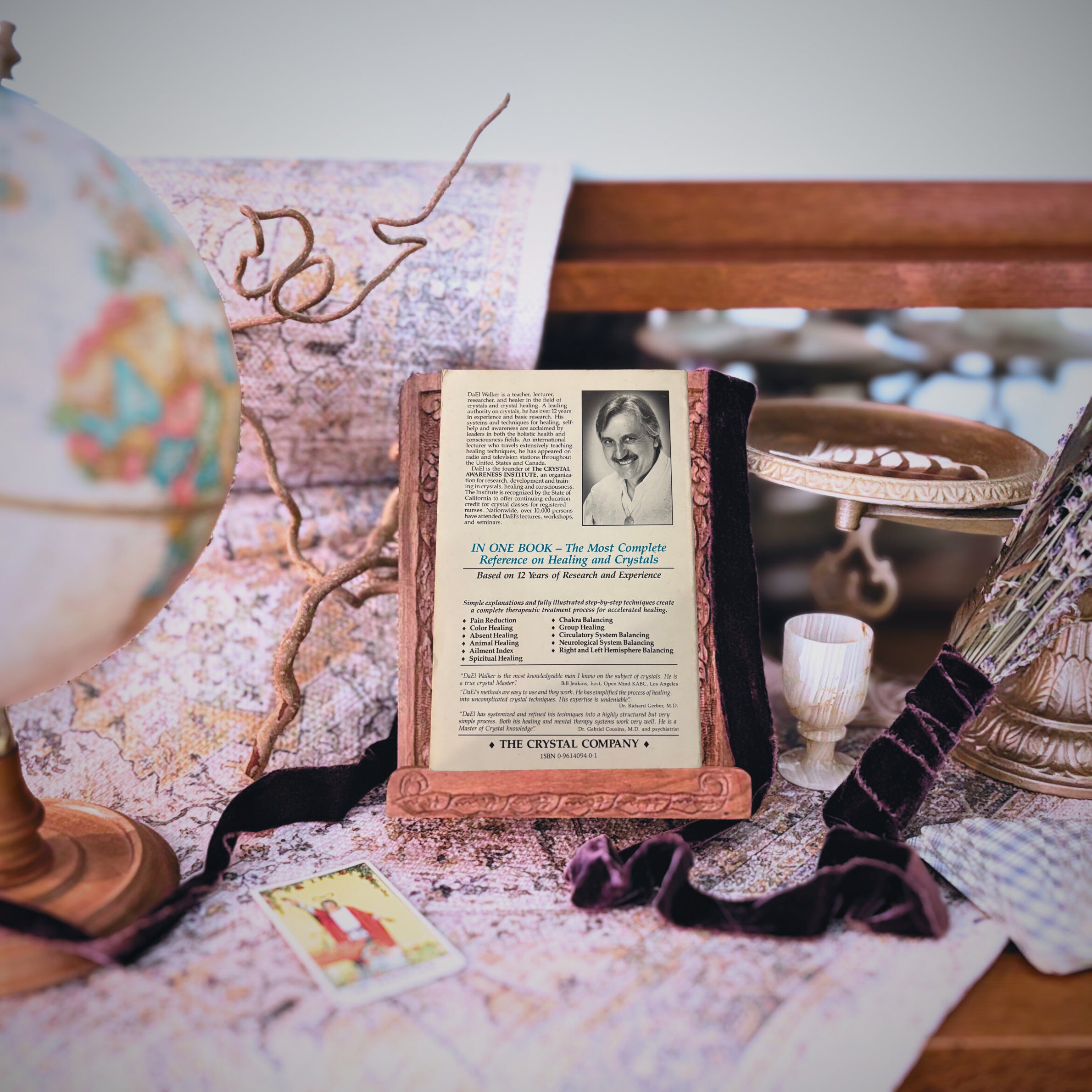 The Crystal Healing Book | Dael Walker | 1988 | Pre-Owned-Haus of Darkness, Haus of Light