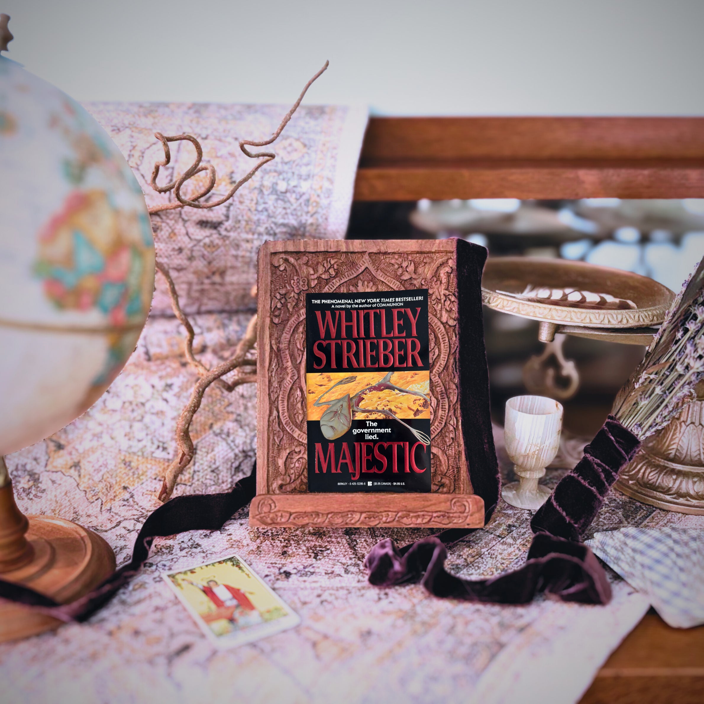 Majestic | Whitley Strieber | 1990 | Pre-Owned-Haus of Darkness, Haus of Light