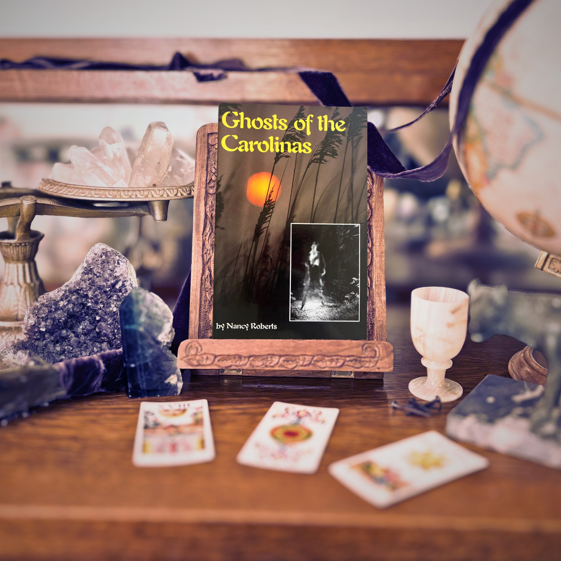 Ghosts of the Carolinas | Nancy Robert | 1988| Pre-Owned